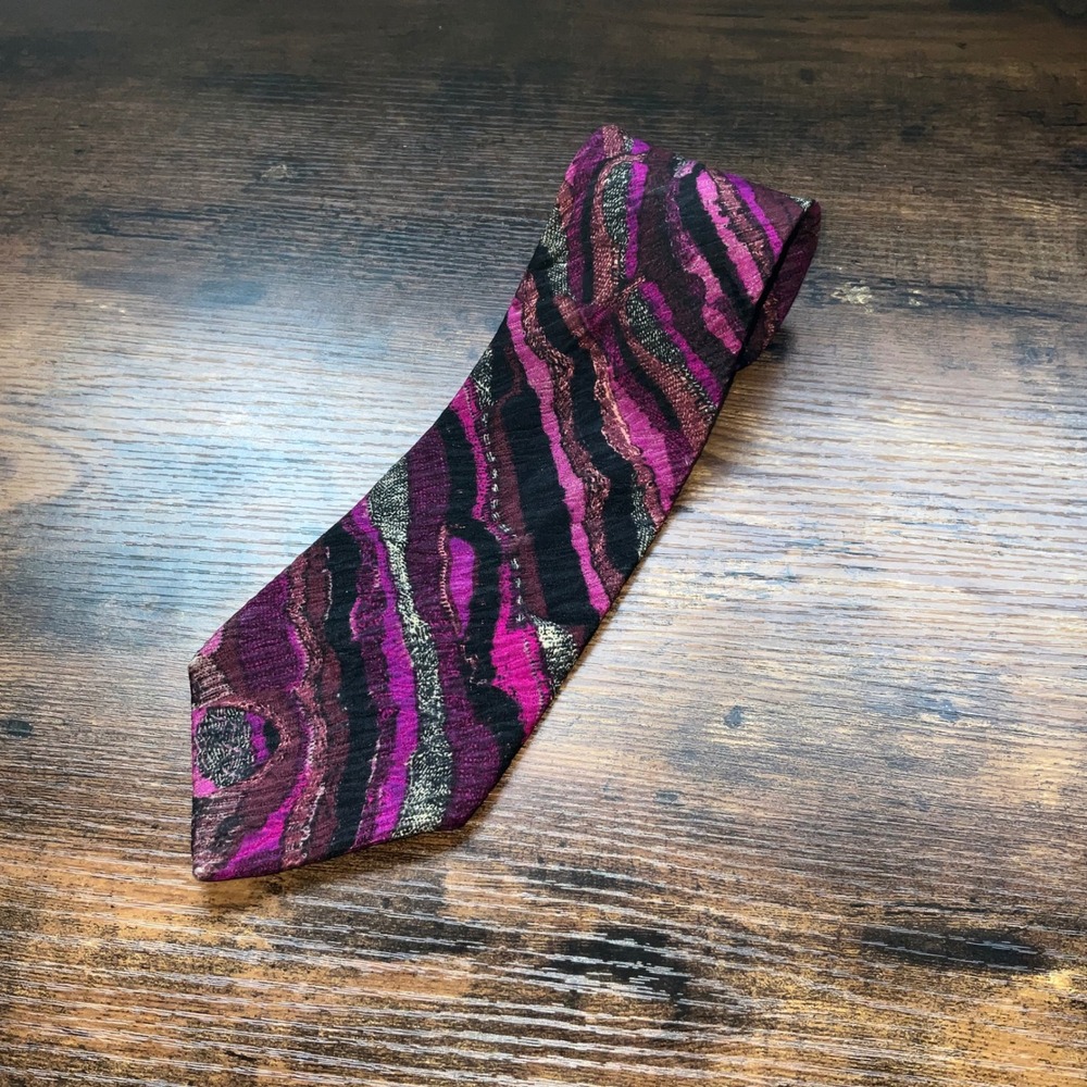Coogi Australia Mens Silk Tie Purple Magenta Black Gold Abstract Pattern